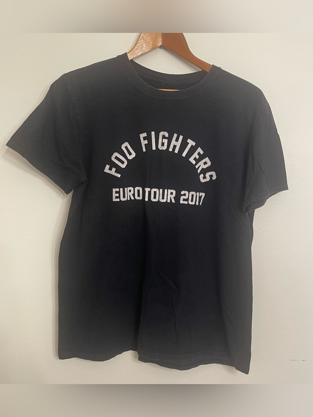 Foo Fighters 2017 Euro Tour tee Rock size medium